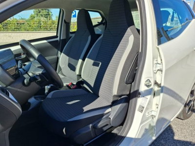 Toyota Aygo 1.0 VVT-i 72 CV 5 porte x-play MMT (6)
