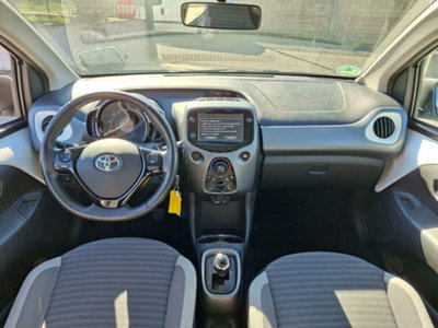 Toyota Aygo 1.0 VVT-i 72 CV 5 porte x-play MMT (8)