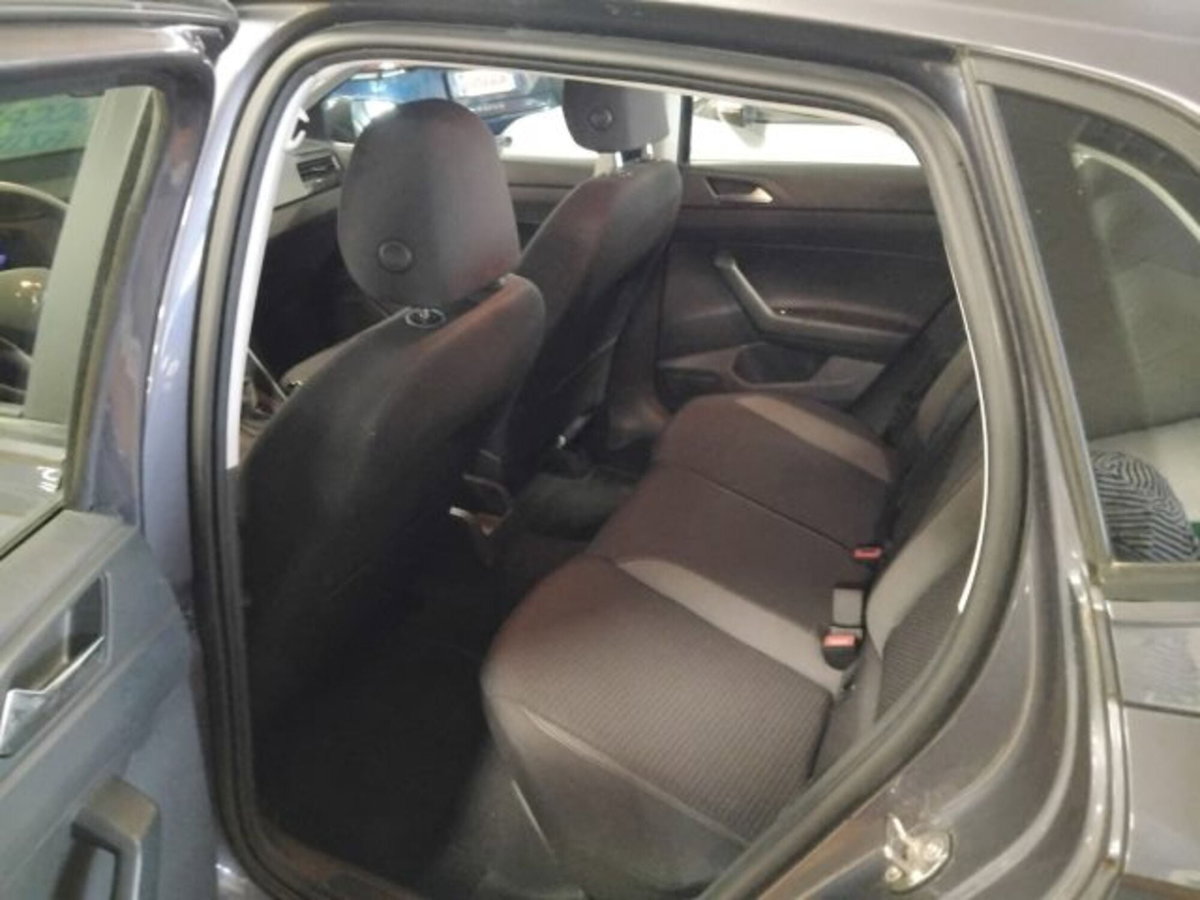 Volkswagen Polo 1.0 EVO (7)