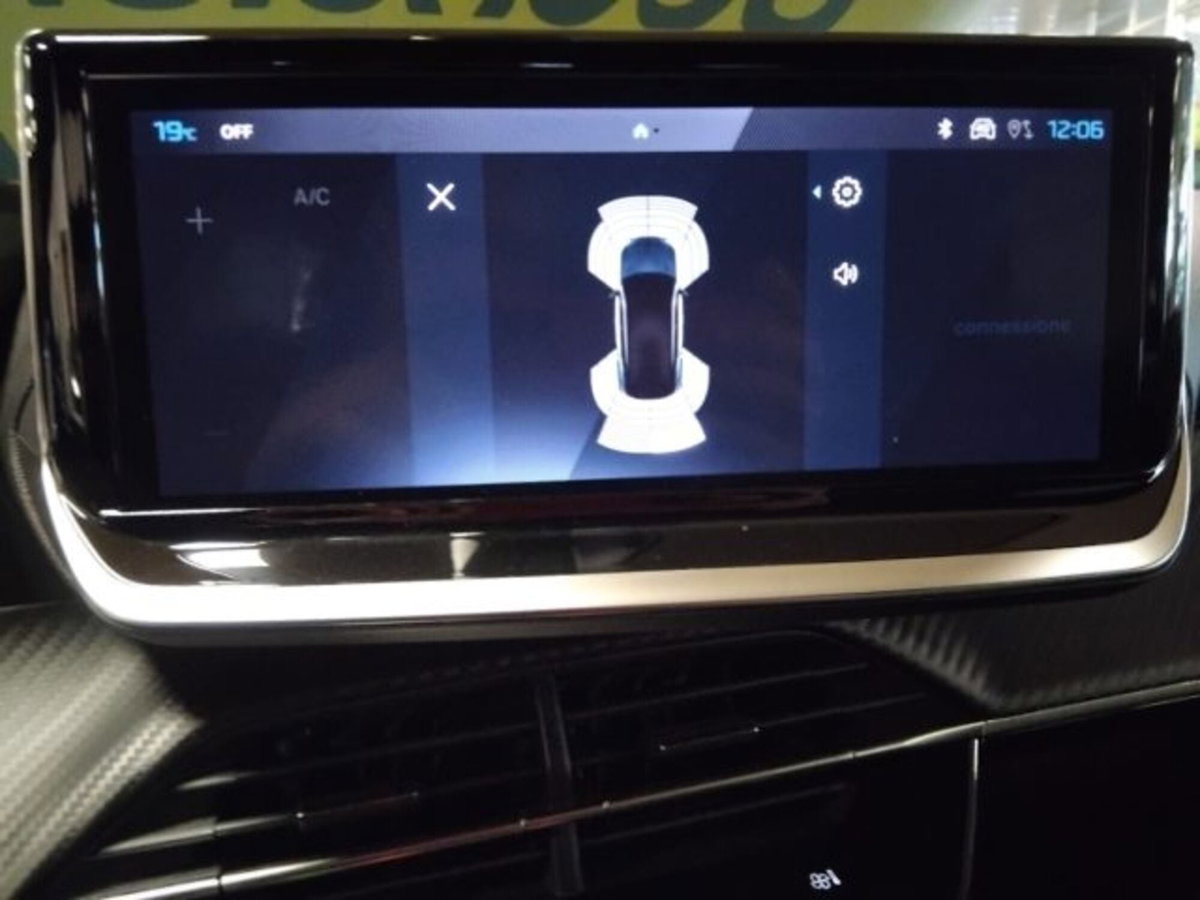 Peugeot 2008 PureTech 130 S&S EAT8 Allure Pack (20)