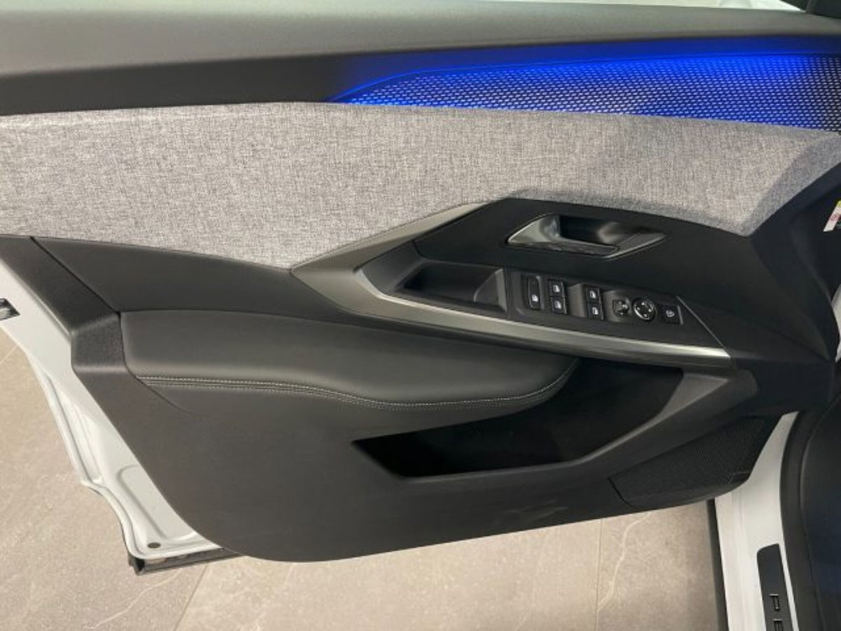 Peugeot 3008 1.2 hybrid 48V GT 136cv e-dcs6 (20)