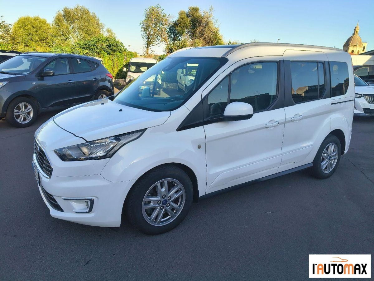 Ford Tourneo Connect Tourneo  1.5 TDCi 120 CV aut. Titanium (2)