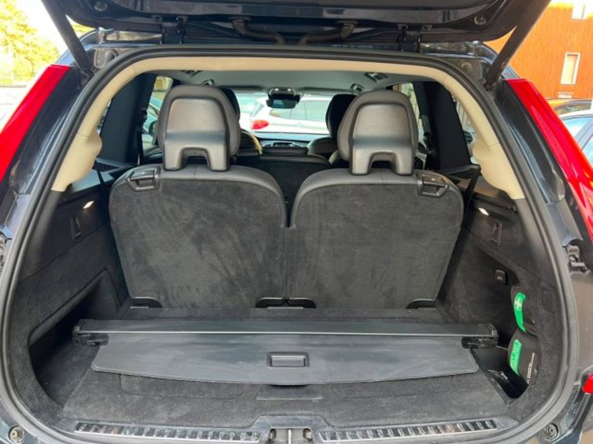 Volvo XC90 B5 (d) AWD Geartronic 7 posti Momentum Pro (12)