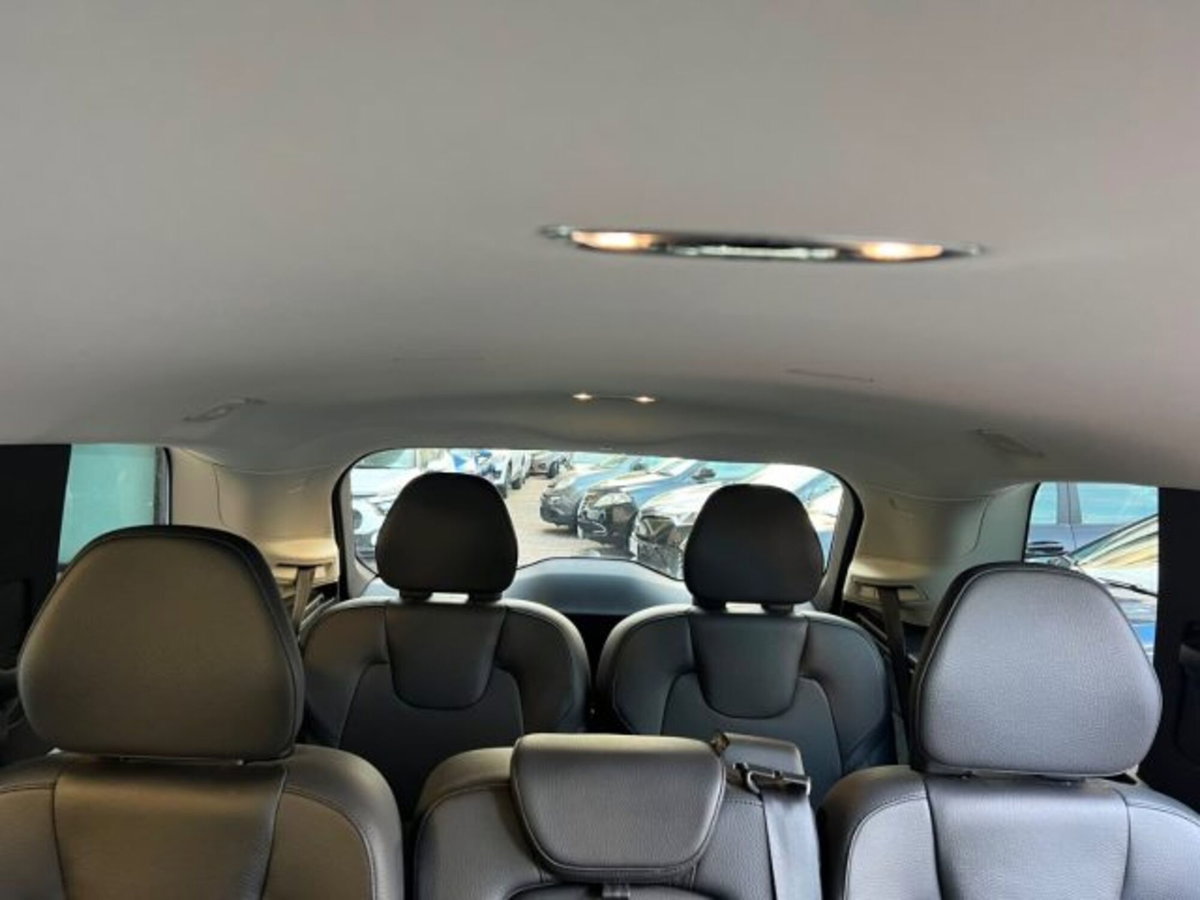 Volvo XC90 B5 (d) AWD Geartronic 7 posti Momentum Pro (13)