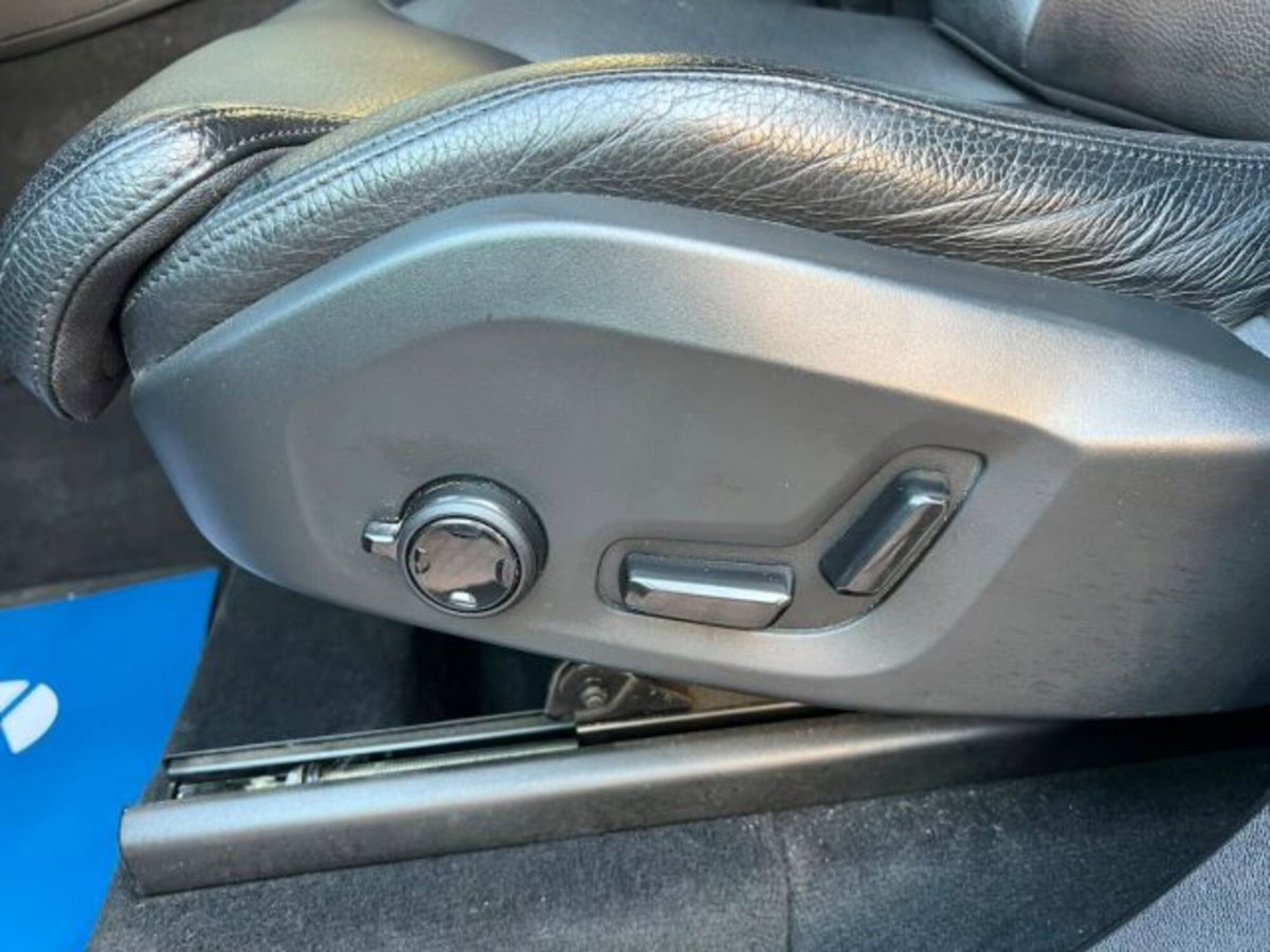 Volvo XC90 B5 (d) AWD Geartronic 7 posti Momentum Pro (4)