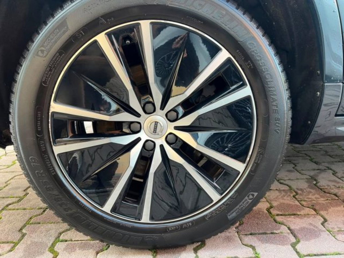 Volvo XC90 B5 (d) AWD Geartronic 7 posti Momentum Pro (7)