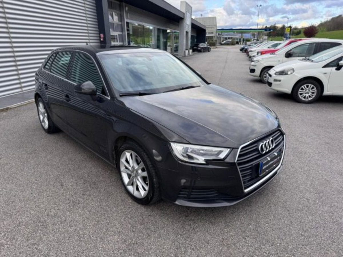 Audi A3 Sportback 1.6 TDI clean diesel Admired (3)