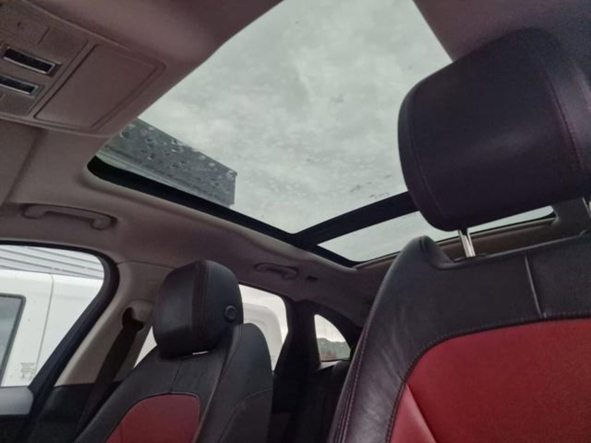 Jaguar F-Pace 2.0 D 180 CV AWD aut. R-Sport (16)