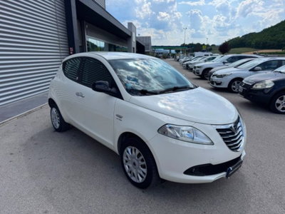Lancia Ypsilon 0.9 TwinAir 85 CV 5 porte Metano Ecochic Silver (3)