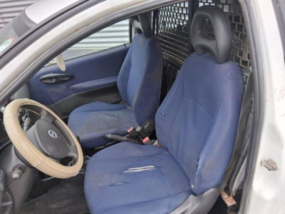 Fiat Punto 1.3 JTD 3 porte 2 p.ti Van (16)