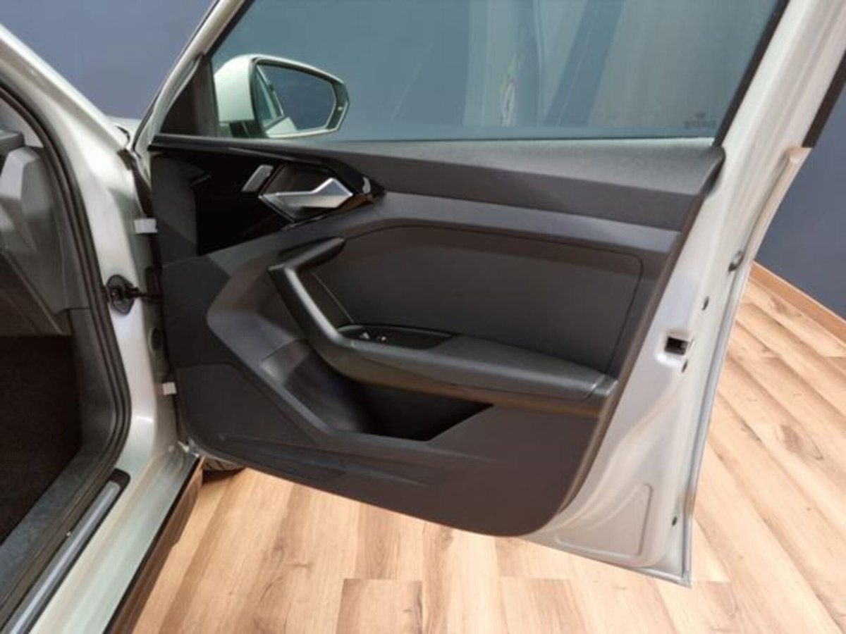 Audi A1 allstreet allstreet 30 TFSI S tronic Identity Contrast (19)