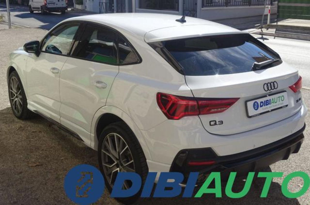 Audi Q3 Sportback 35 2.0 tdi Identity Black s-tronic (6)