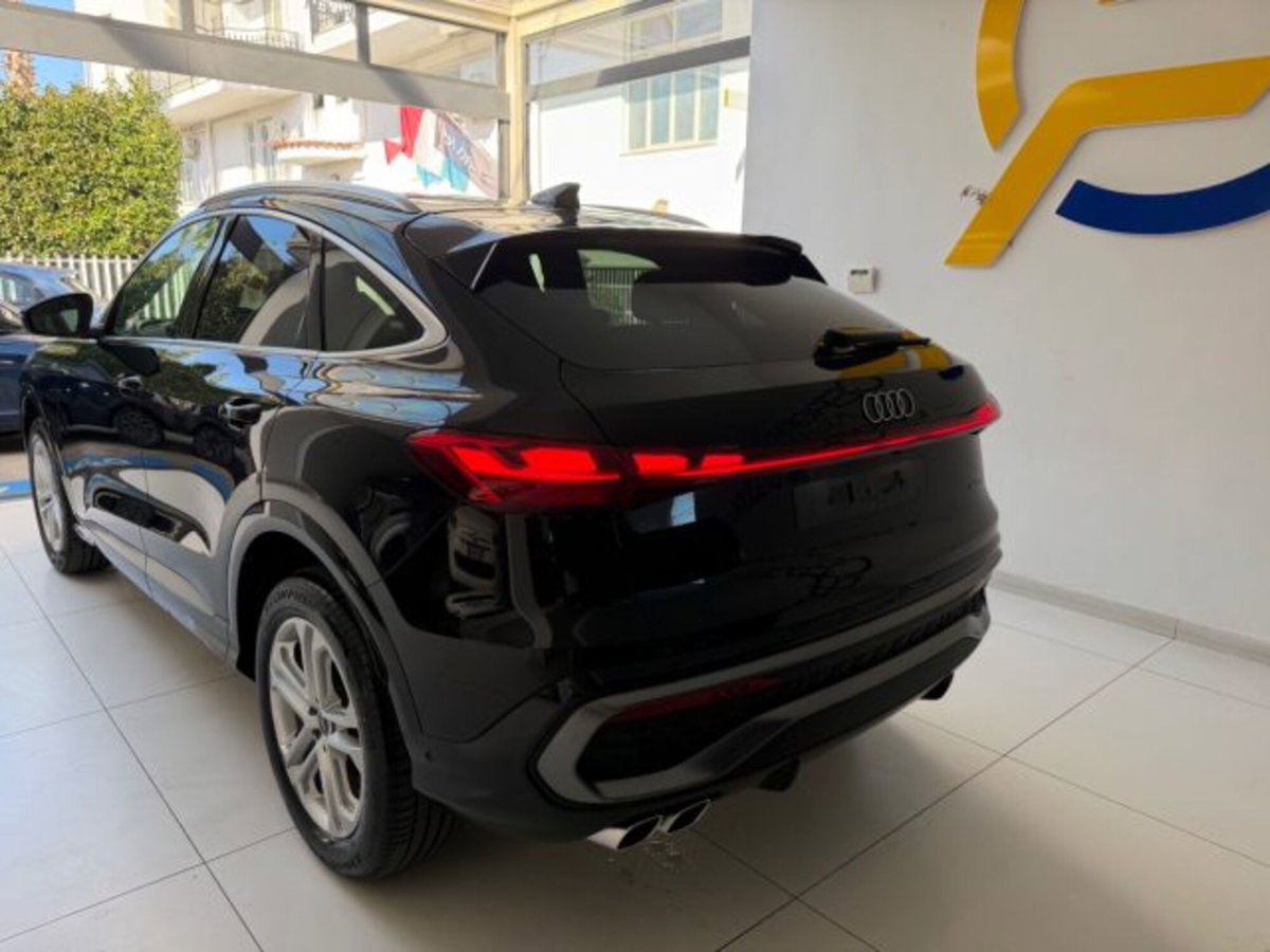 Audi Q5 Sportback 2.0 tdi mhev+ S line quattro 204cv s-tronic (17)