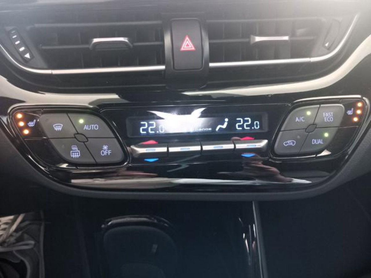 Toyota Toyota C-HR 1.8 Hybrid E-CVT Lounge (11)
