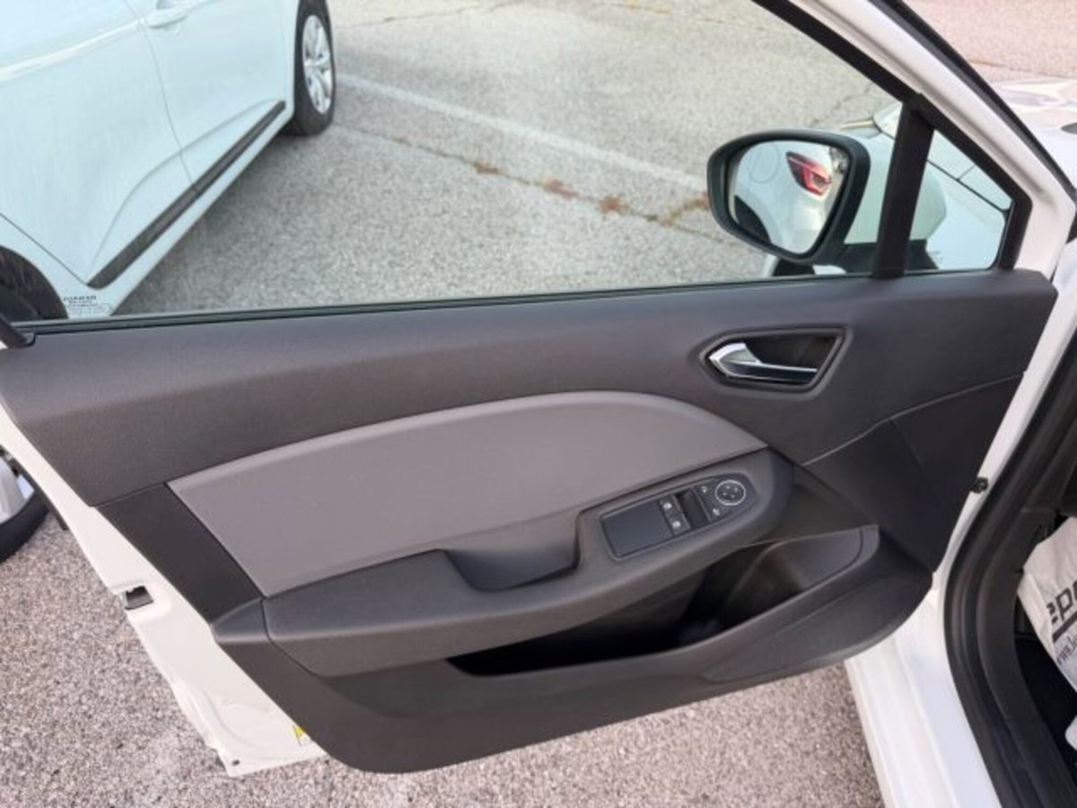 Renault Clio Blue dCi 85 CV 5 porte Business (7)
