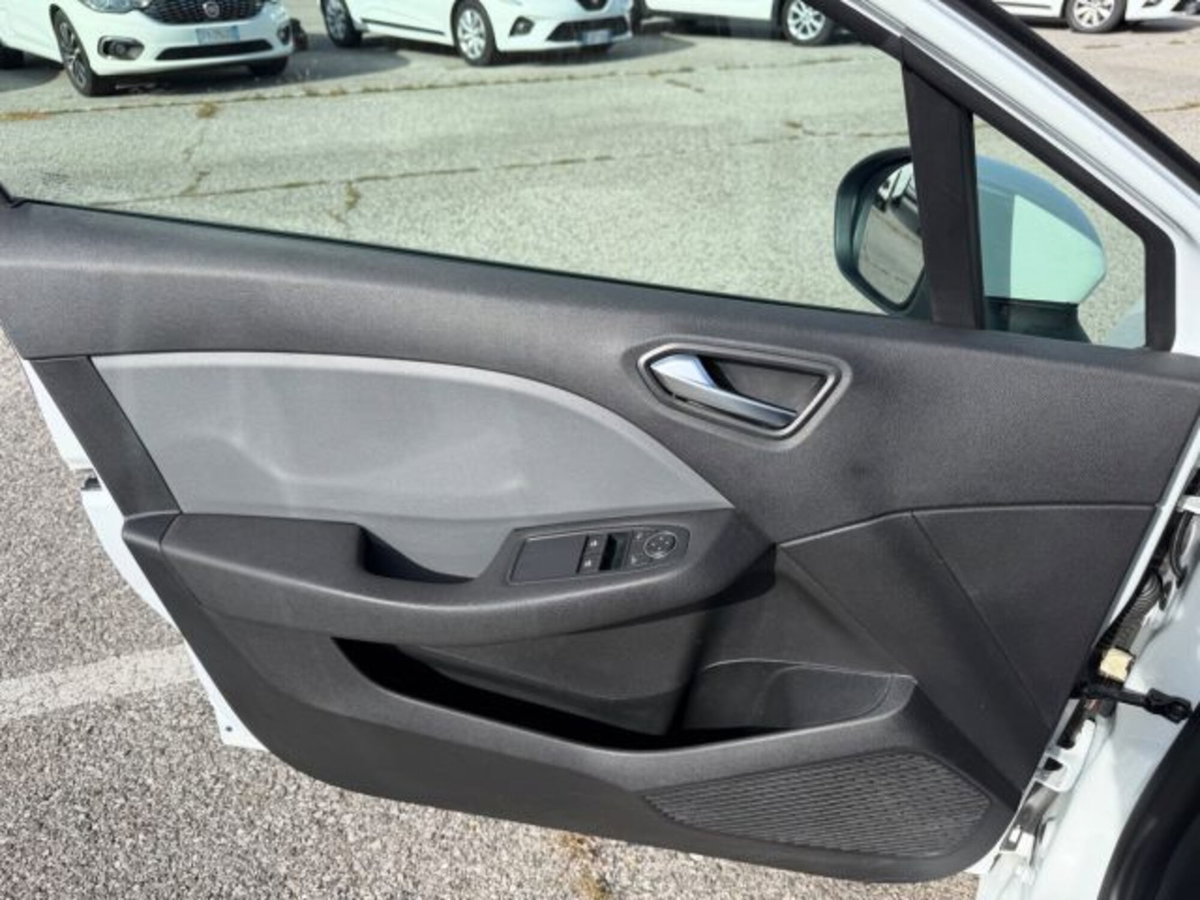 Renault Clio Blue dCi 85 CV 5 porte Business (8)