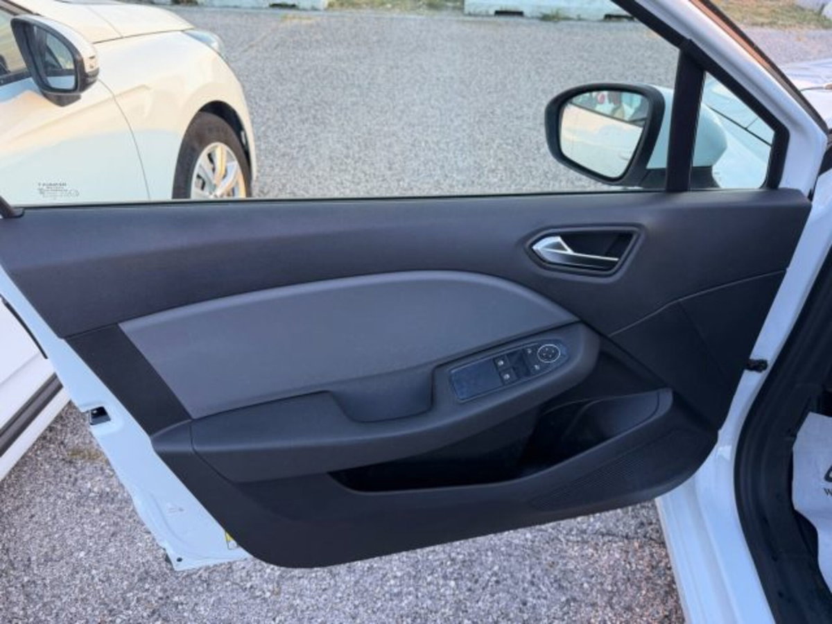 Renault Clio Blue dCi 85 CV 5 porte Business (8)