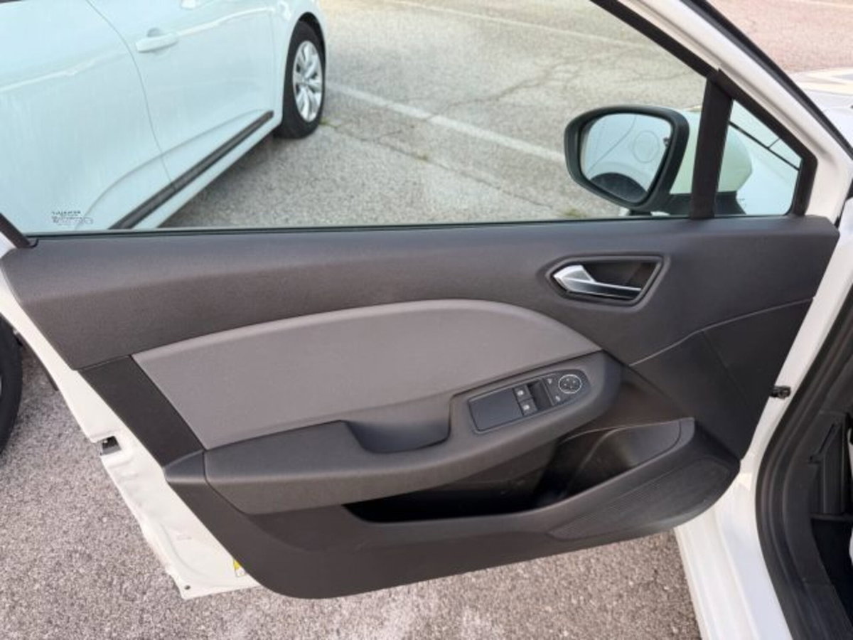 Renault Clio Blue dCi 85 CV 5 porte Business (8)