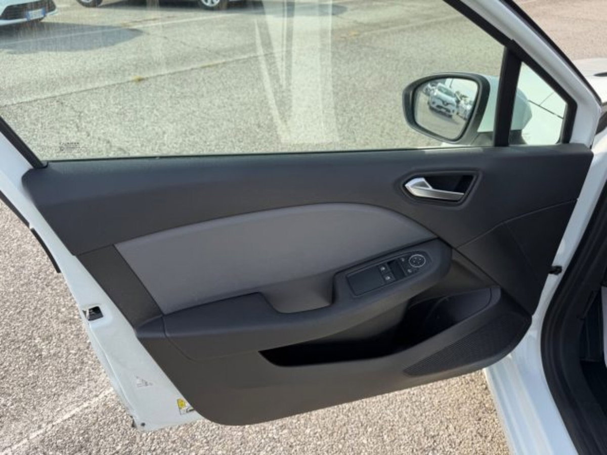 Renault Clio Blue dCi 85 CV 5 porte Business (7)