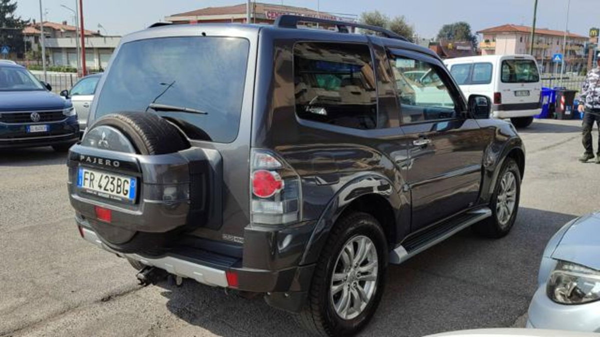 Mitsubishi Pajero 3.2 DI-D 16V aut. 3p. Intense DPF (5)