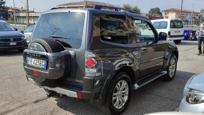 Mitsubishi Pajero 3.2 DI-D 16V aut. 3p. Intense DPF (5)