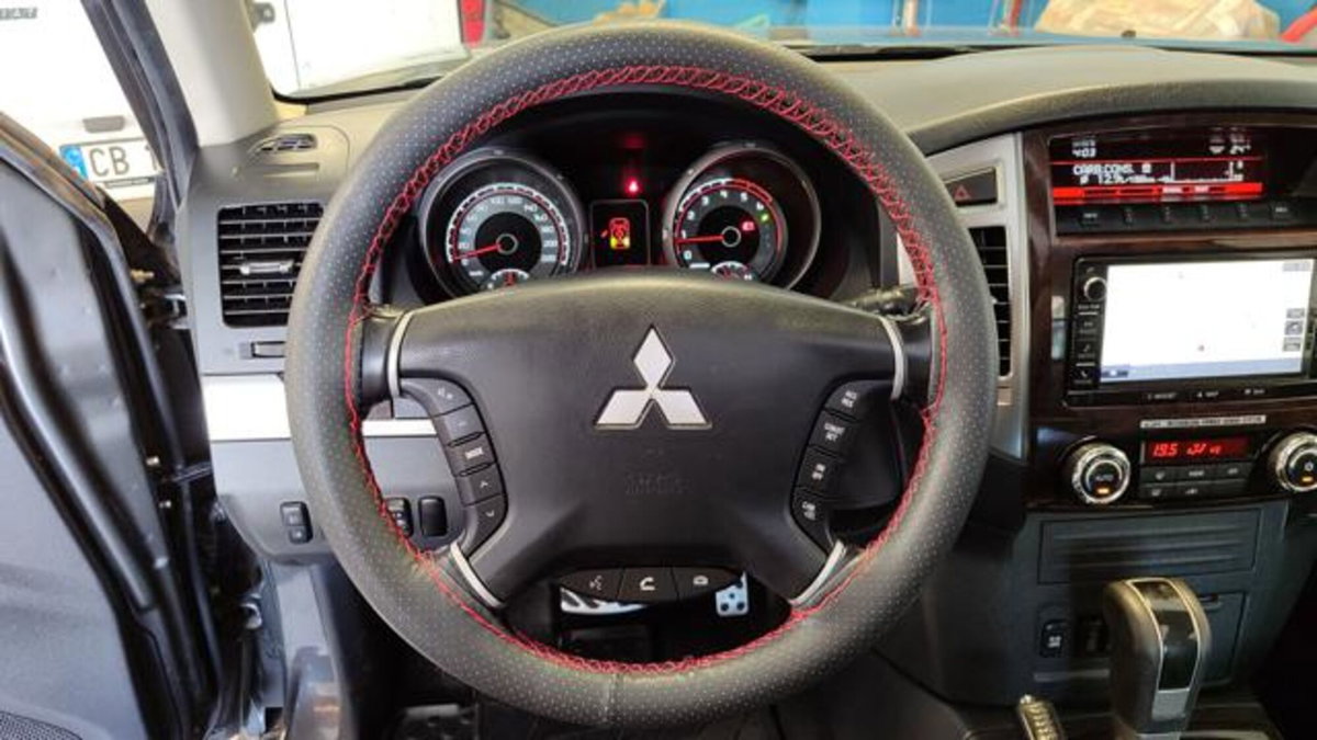 Mitsubishi Pajero 3.2 DI-D 16V aut. 3p. Intense DPF (9)