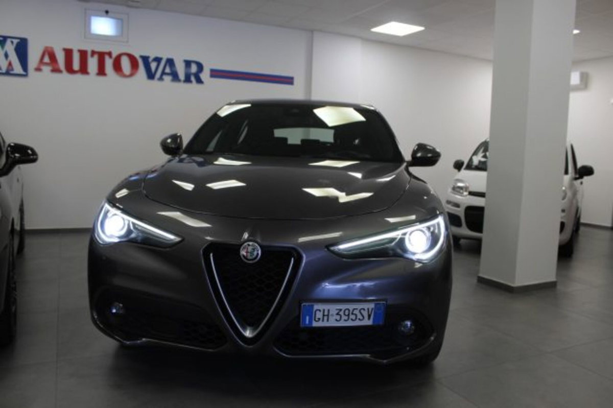Alfa Romeo Stelvio Stelvio 2.2 Turbodiesel 160 CV AT8 RWD Super Business (2)