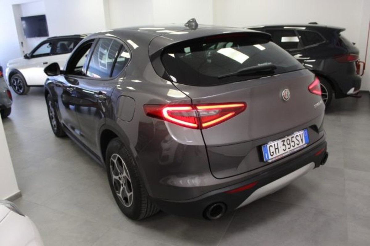 Alfa Romeo Stelvio Stelvio 2.2 Turbodiesel 160 CV AT8 RWD Super Business (4)