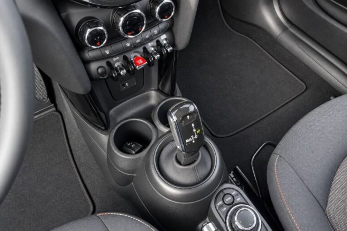 MINI Mini 1.5 Cooper Essential (10)
