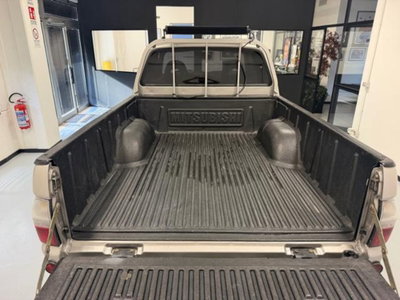 Mitsubishi L200 2.5 TD cat 4WD Club Cab Intense (7)