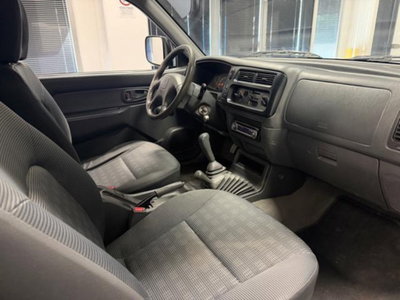 Mitsubishi L200 2.5 TD cat 4WD Club Cab Intense (9)