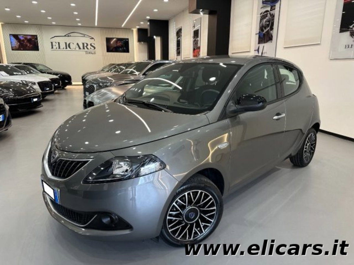 Lancia Ypsilon 1.0 FireFly 5 porte S&S Hybrid Maryne (2)