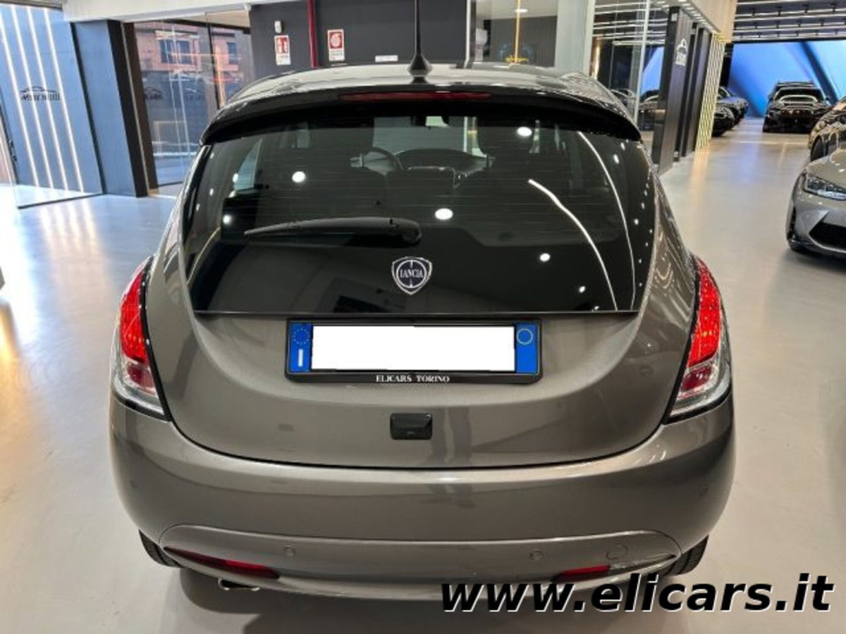 Lancia Ypsilon 1.0 FireFly 5 porte S&S Hybrid Maryne (6)