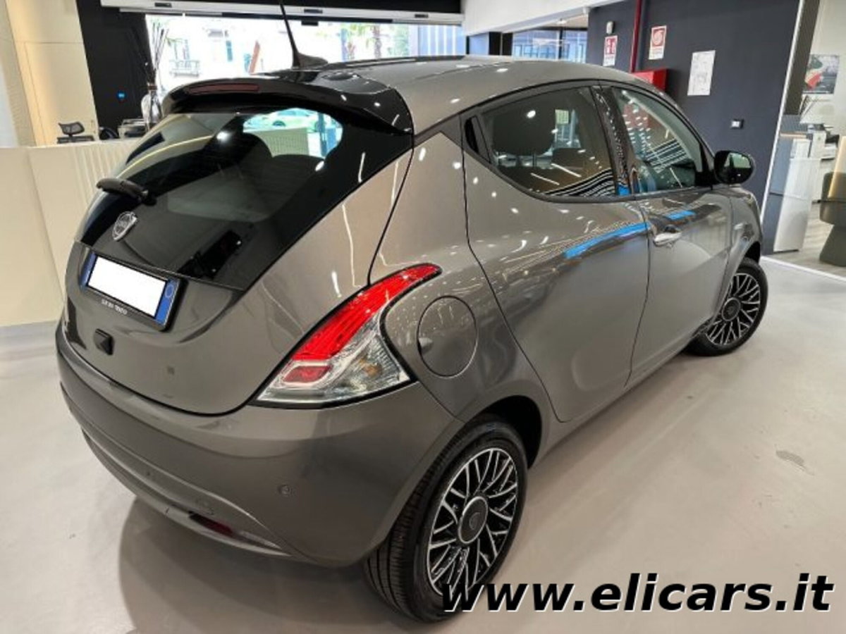 Lancia Ypsilon 1.0 FireFly 5 porte S&S Hybrid Maryne (7)