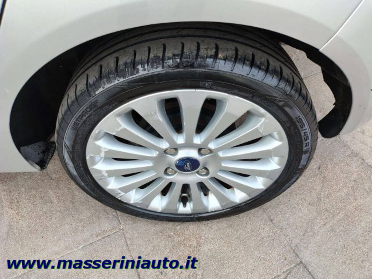 Ford Fiesta 1.2 82 CV 5 porte Titanium (10)