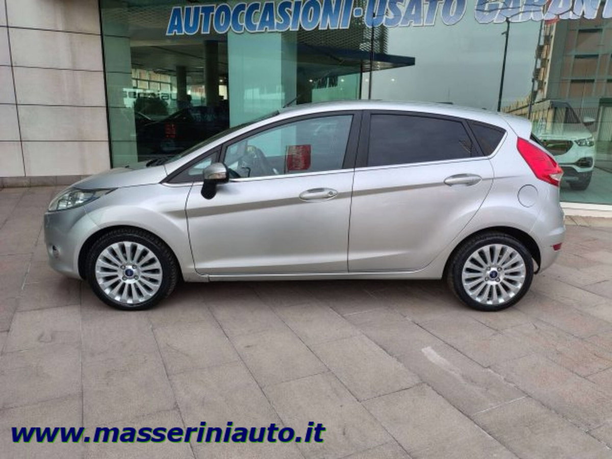 Ford Fiesta 1.2 82 CV 5 porte Titanium (2)