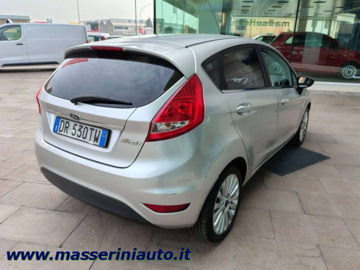 Ford Fiesta 1.2 82 CV 5 porte Titanium (5)