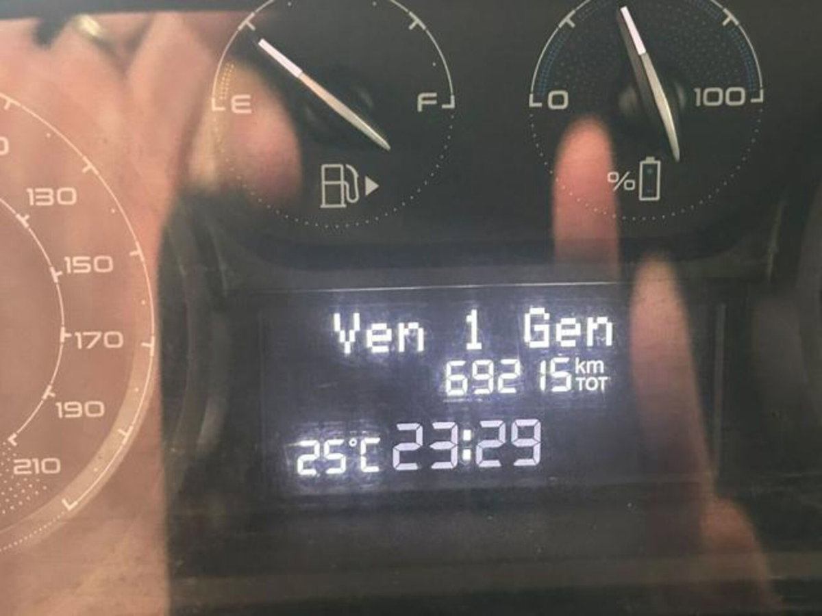Lancia Ypsilon 1.0 FireFly 5 porte S&S Hybrid Ecochic Gold (9)
