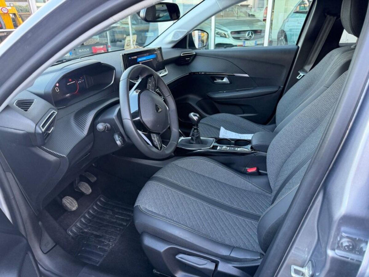 Peugeot 208 PureTech 100 Stop&Start 5 porte Allure (2)