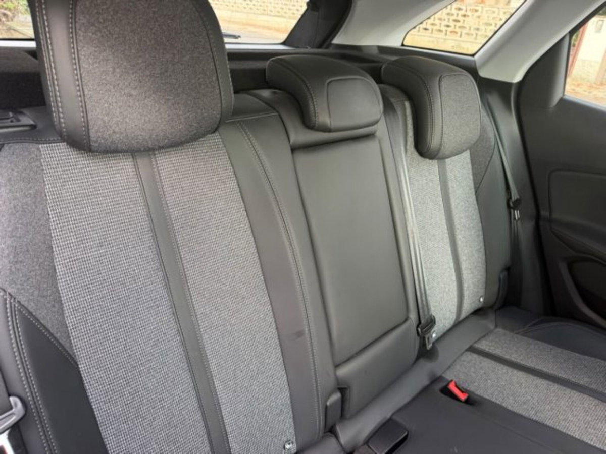 Peugeot 3008 BlueHDi 120 S&S Allure (7)