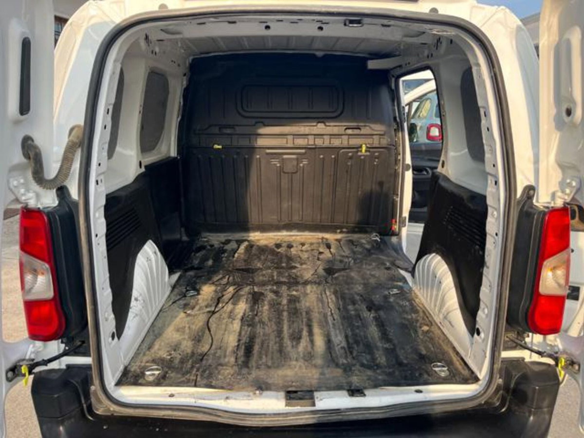 Citroen Berlingo Furgone BlueHDi 100 Van M Club (9)