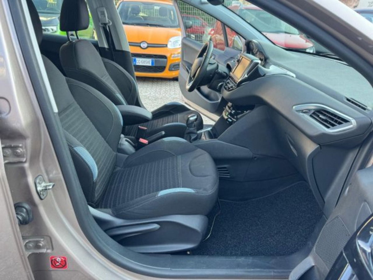 Peugeot 208 82 5 porte Allure (10)
