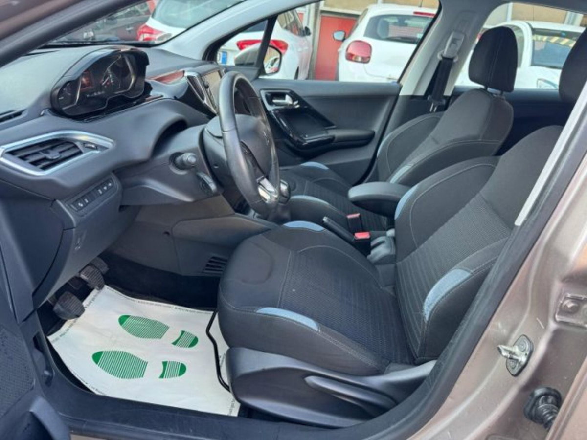 Peugeot 208 82 5 porte Allure (13)