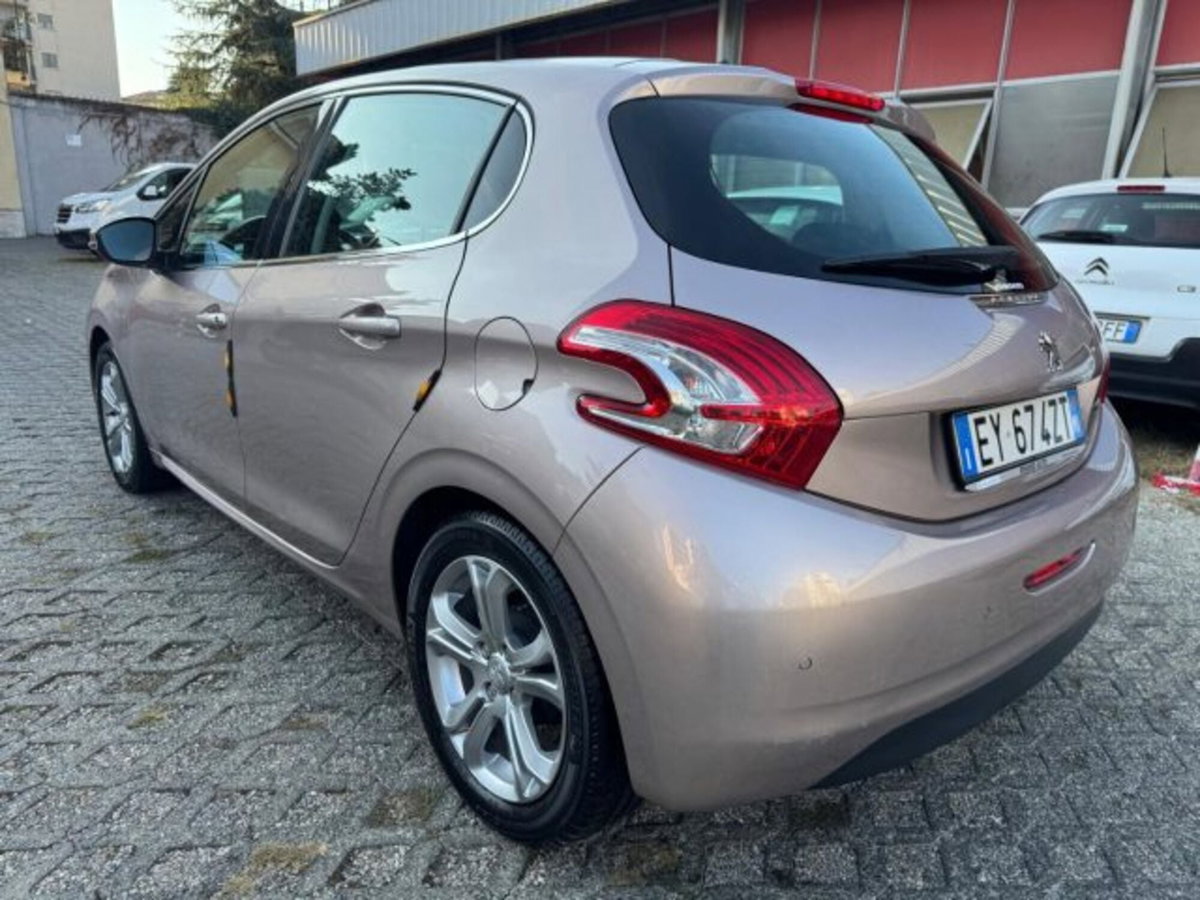 Peugeot 208 82 5 porte Allure (3)