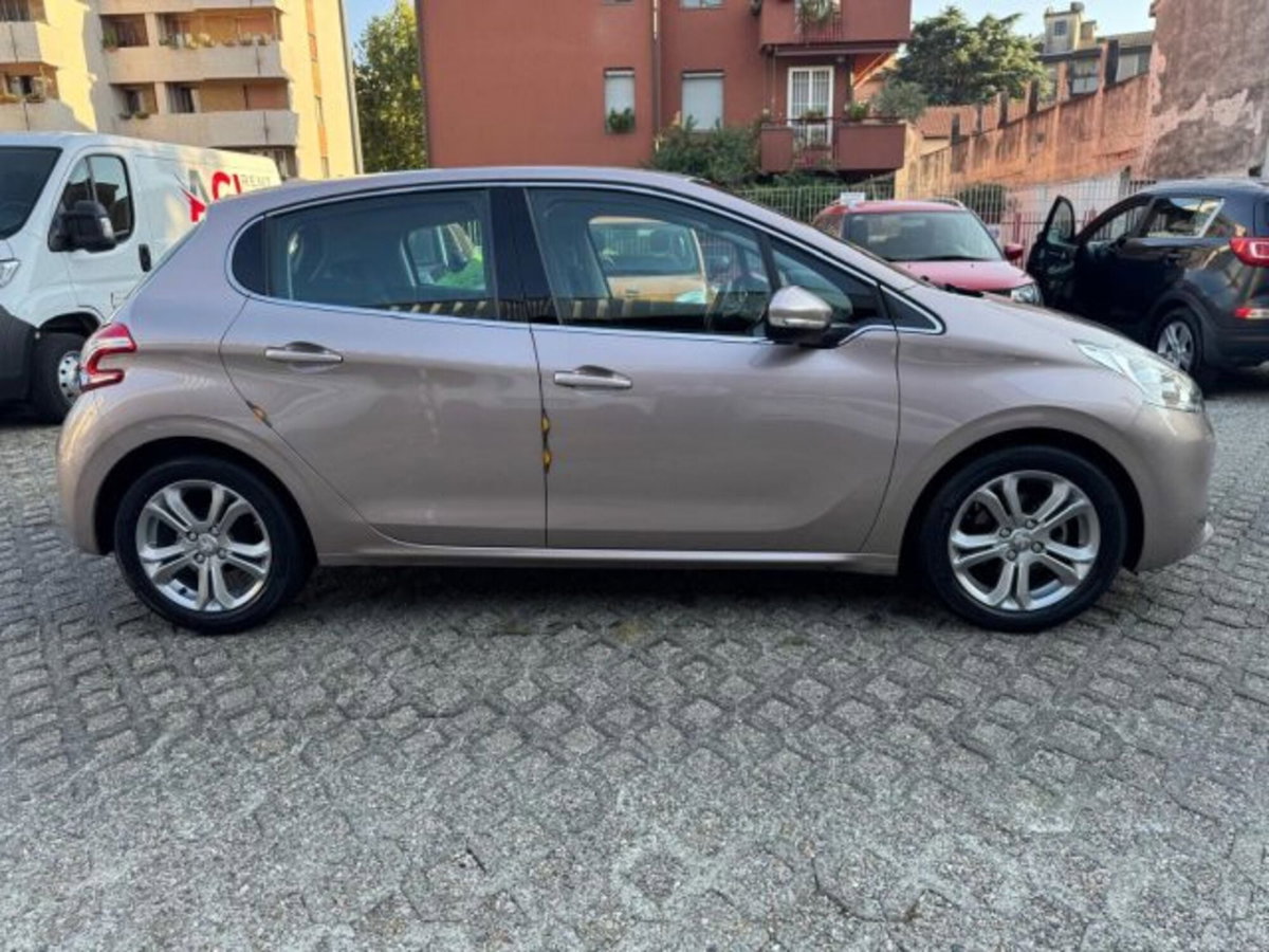 Peugeot 208 82 5 porte Allure (7)