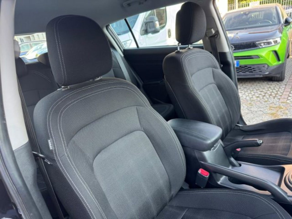 Kia Sportage 1.7 CRDI VGT 2WD Active (13)