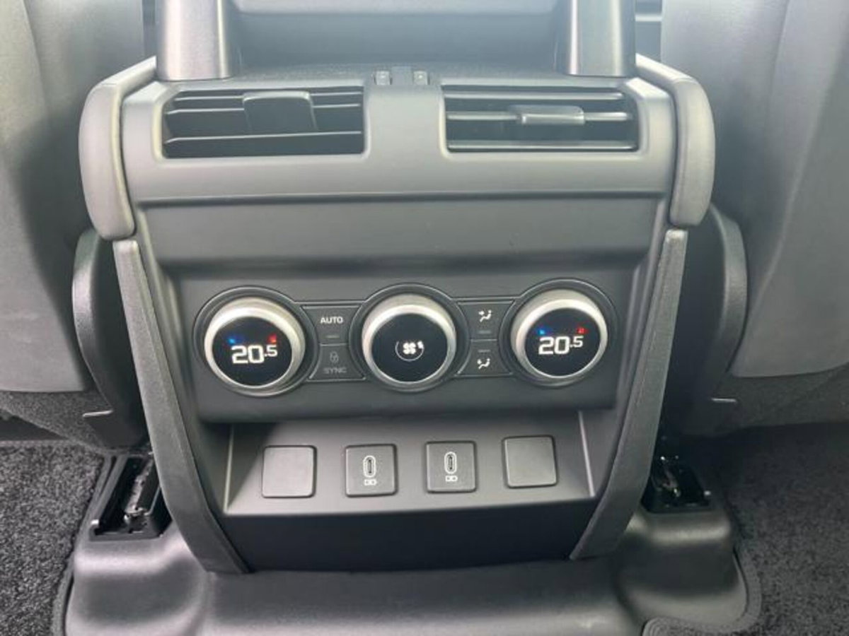 Land Rover Defender 110 3.0d i6 mhev X-Dynamic HSE awd 250cv auto (18)