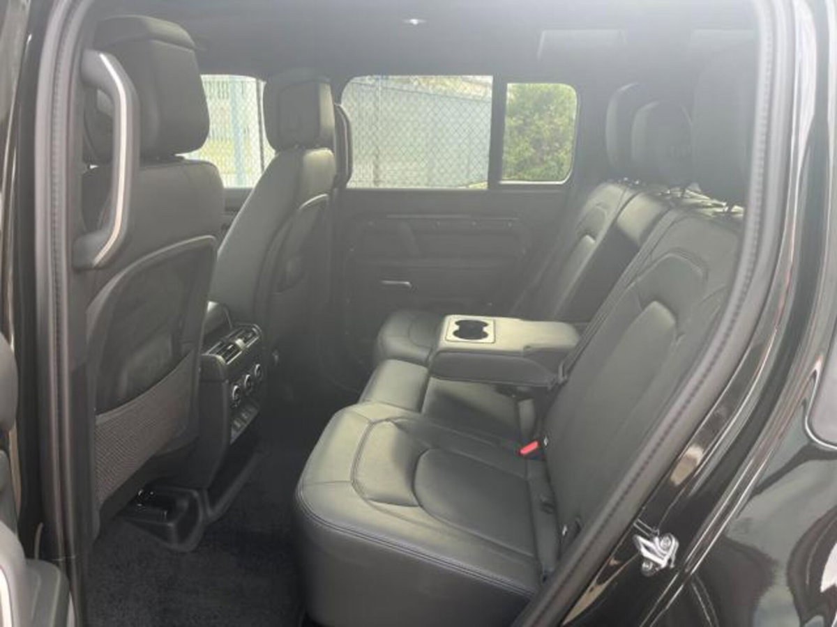 Land Rover Defender 110 3.0d i6 mhev X-Dynamic HSE awd 250cv auto (19)