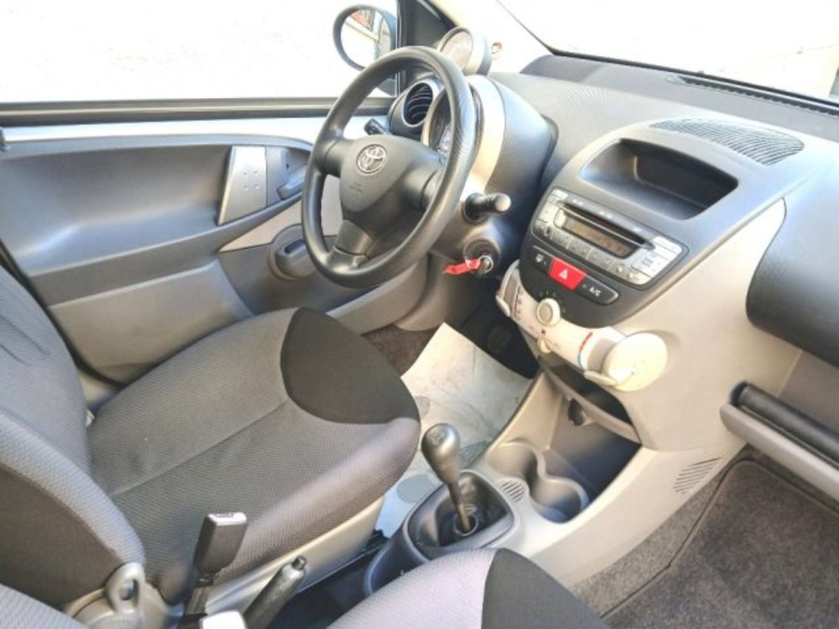 Toyota Aygo 1.0 12V VVT-i 5 porte Sol (10)