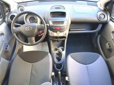 Toyota Aygo 1.0 12V VVT-i 5 porte Sol (12)